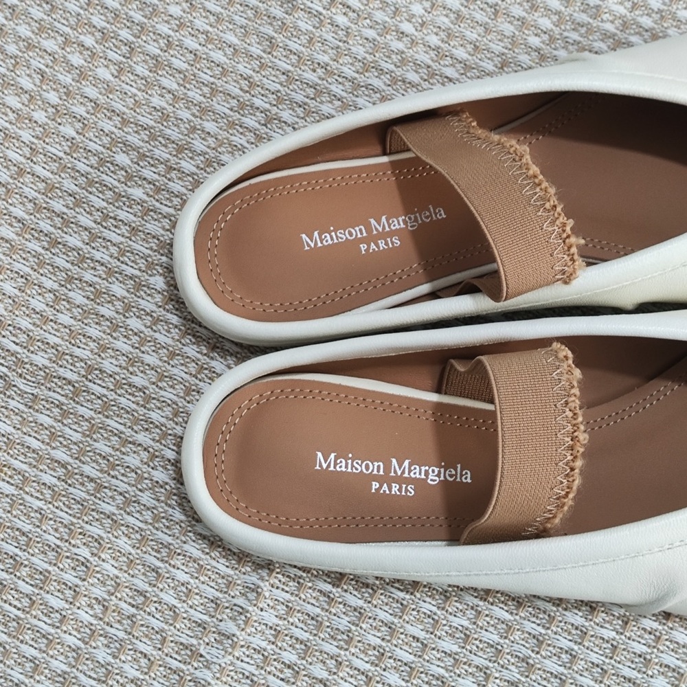 Maison Martin Margiela Cream Tabi Flats with Tan Strap Detail - Picture 2 of 10